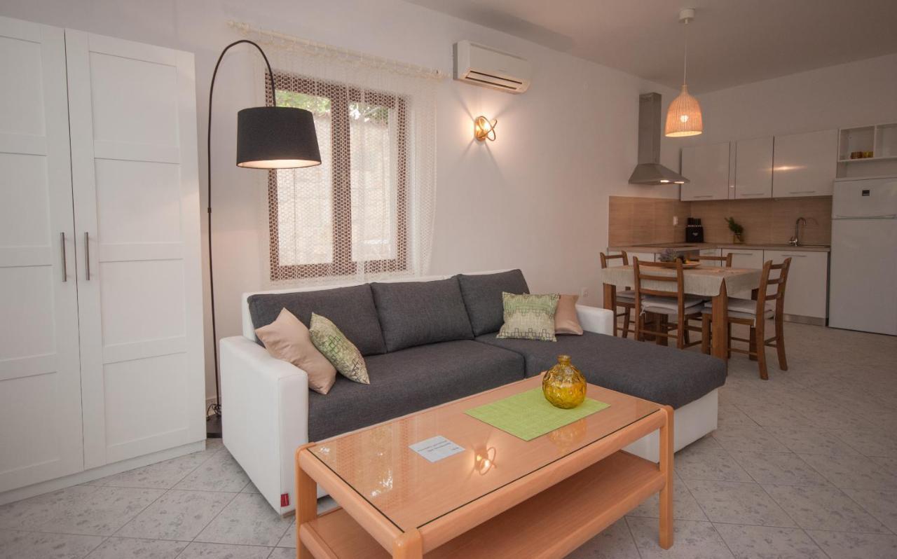 Apartments Dilk Vis Exterior foto