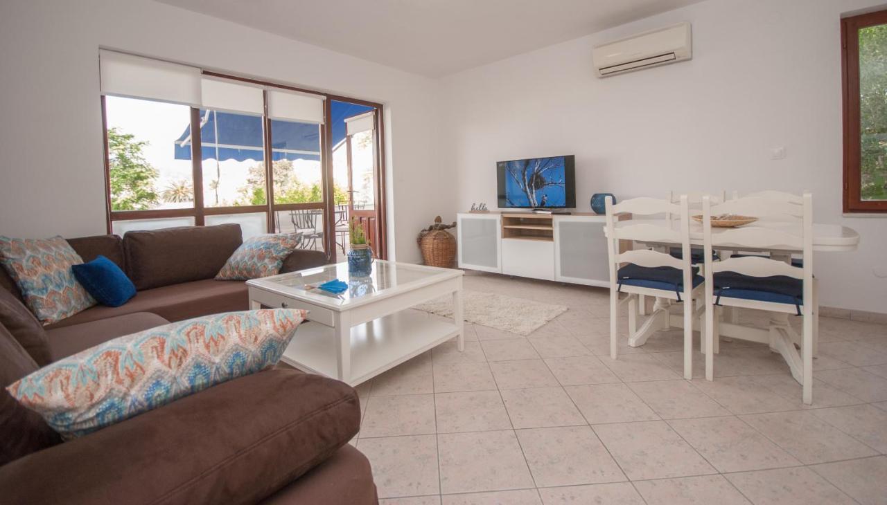 Apartments Dilk Vis Exterior foto