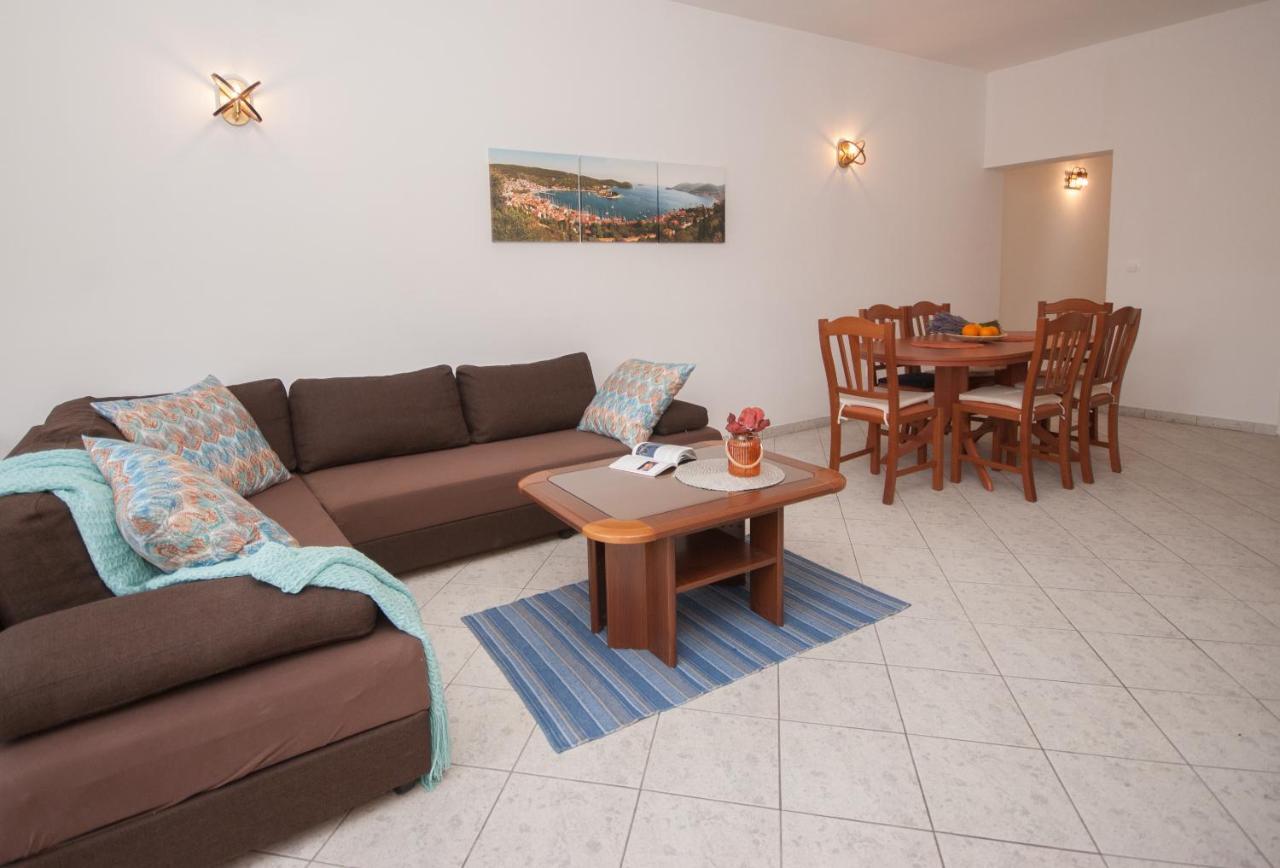 Apartments Dilk Vis Exterior foto