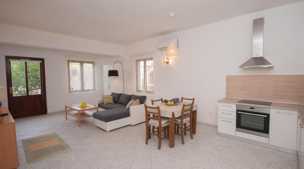 Apartments Dilk Vis Exterior foto