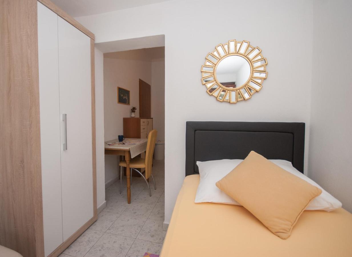 Apartments Dilk Vis Exterior foto