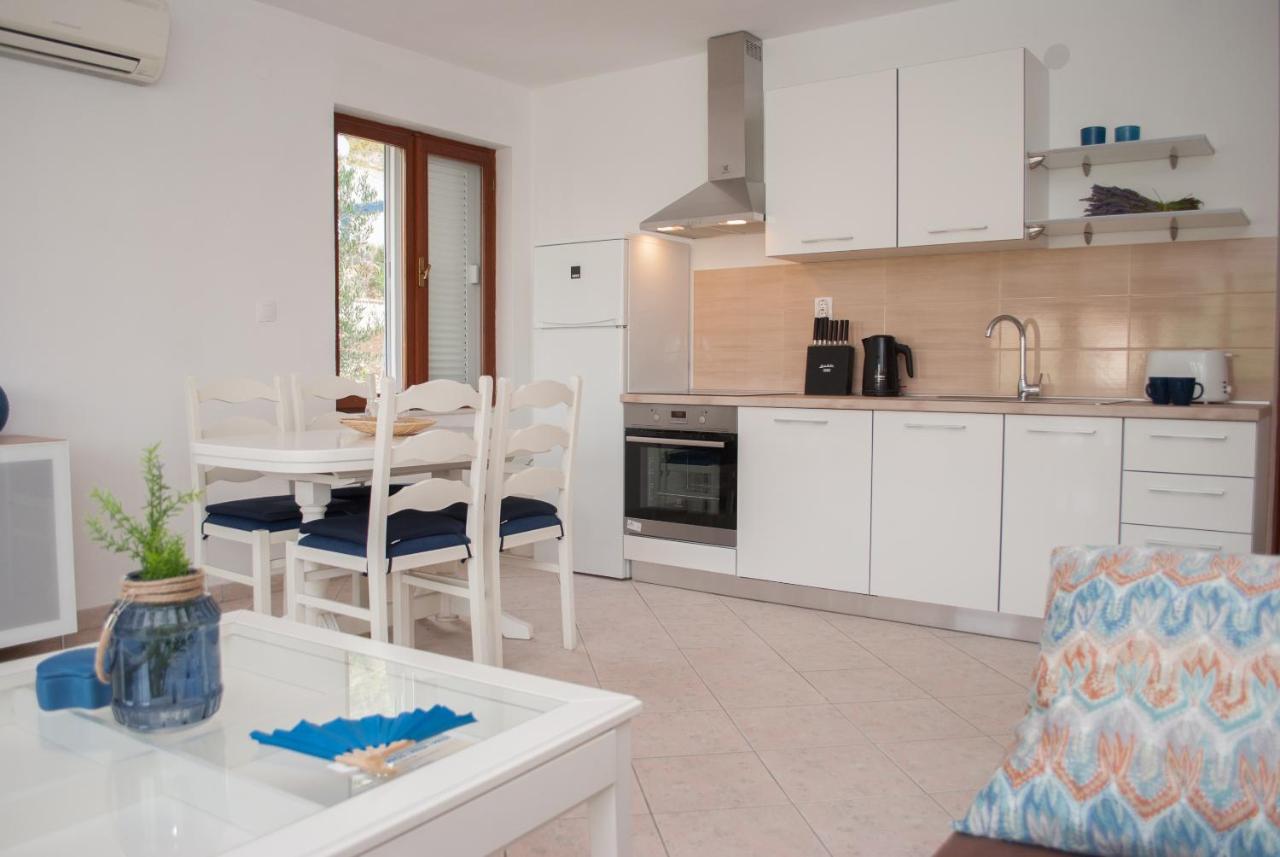 Apartments Dilk Vis Exterior foto
