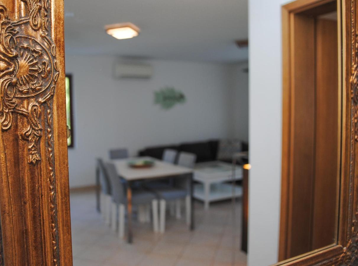Apartments Dilk Vis Exterior foto