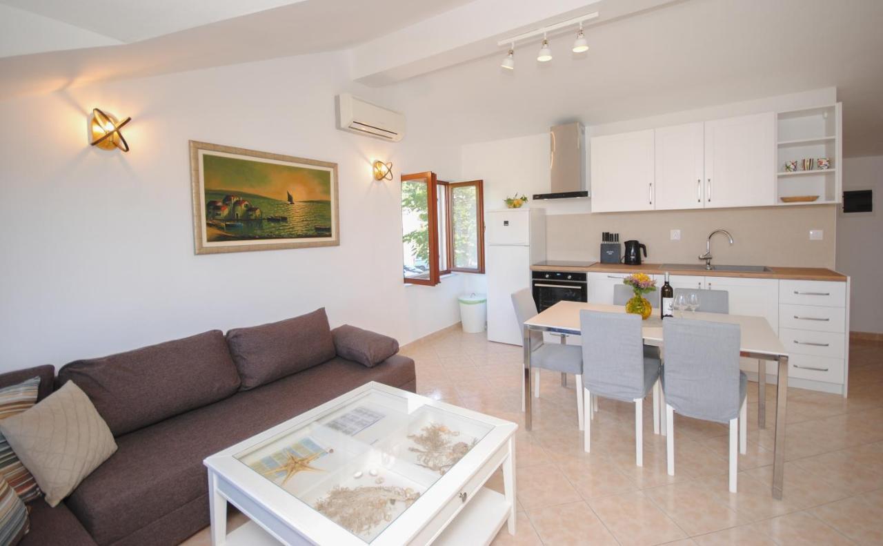 Apartments Dilk Vis Exterior foto